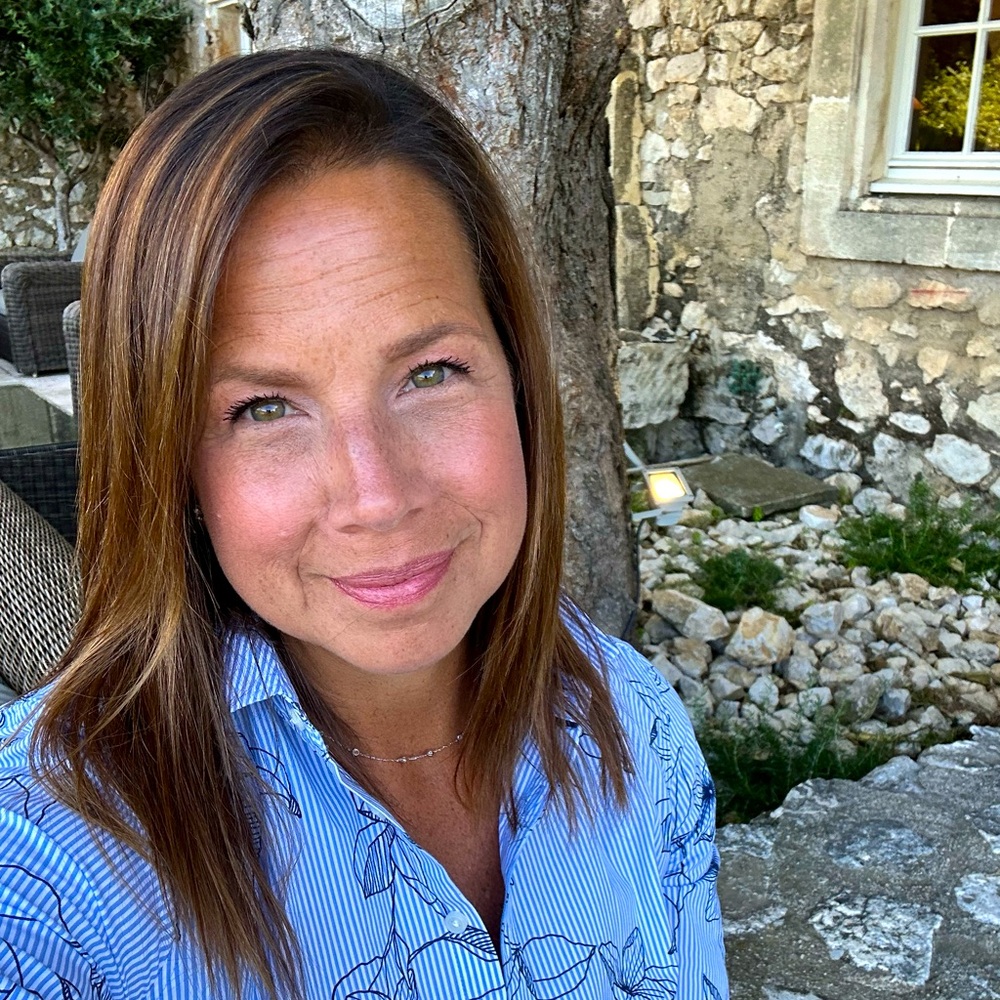 Meet your Posher, Elizabeth